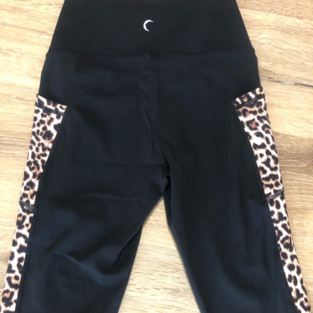 Zyia Active - Brilliant Leggings with Leopard Side Panels size 2